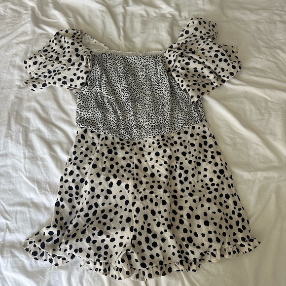 Boohoo Ruffled Romper - Picture 2 of 3